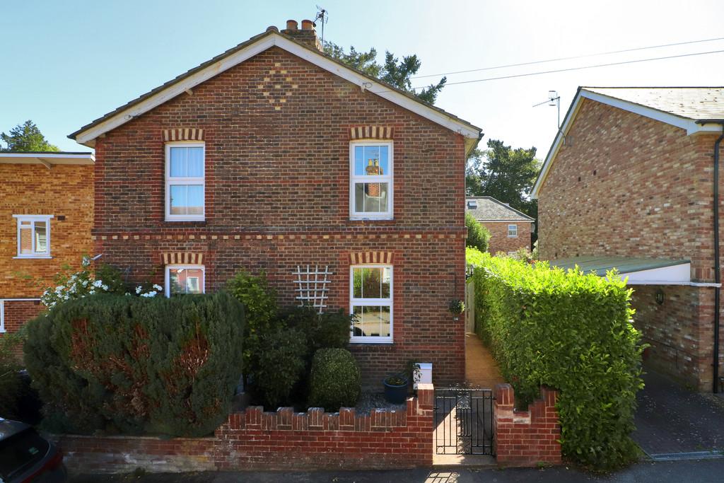 Property in First Street, Langton Green, Tunbridge Wells
