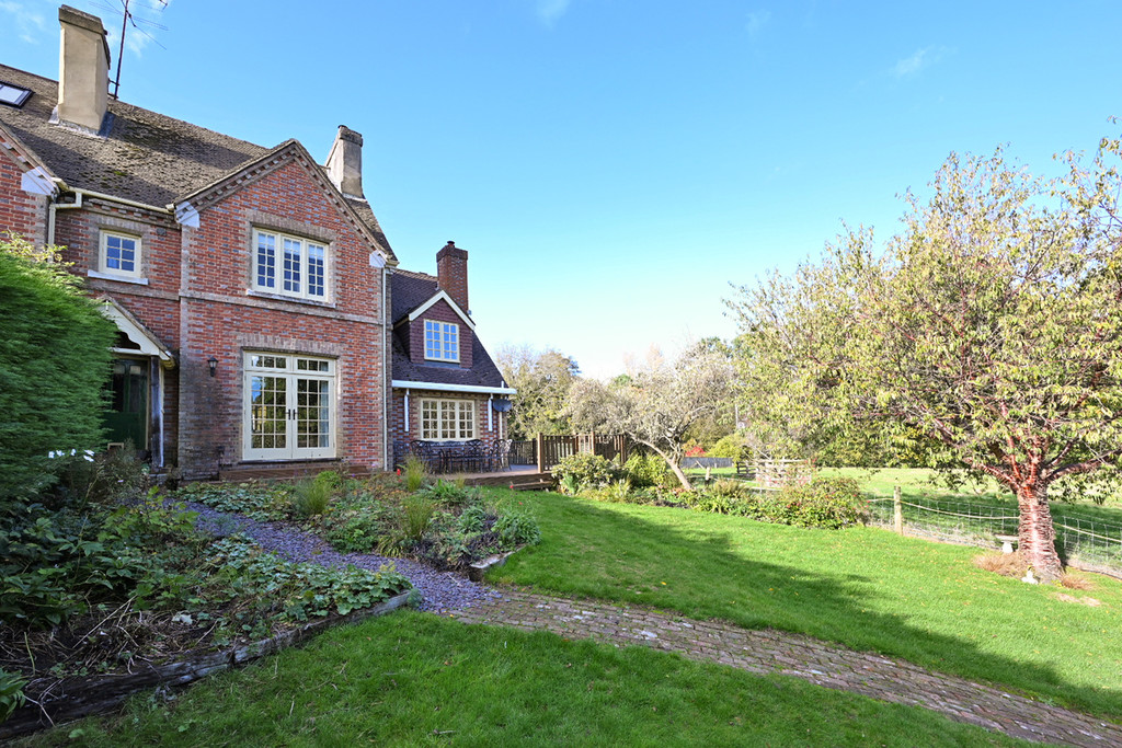 Property in Dunorlan Farm Cottage, Halls Hole Road, Tunbridge Wells