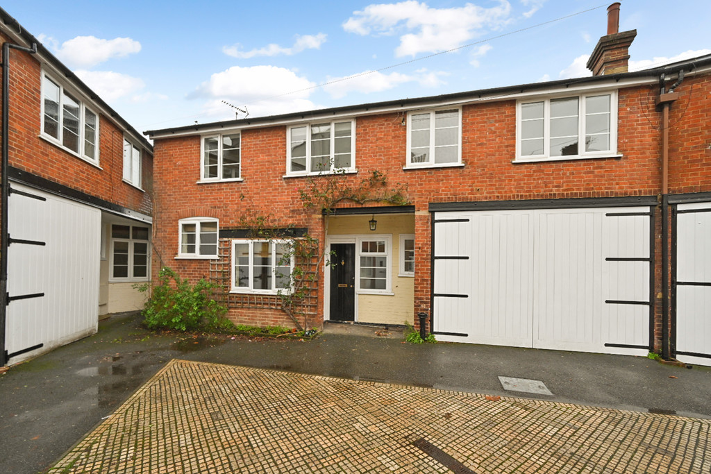 Property in Mount Ephraim, Tunbridge Wells
