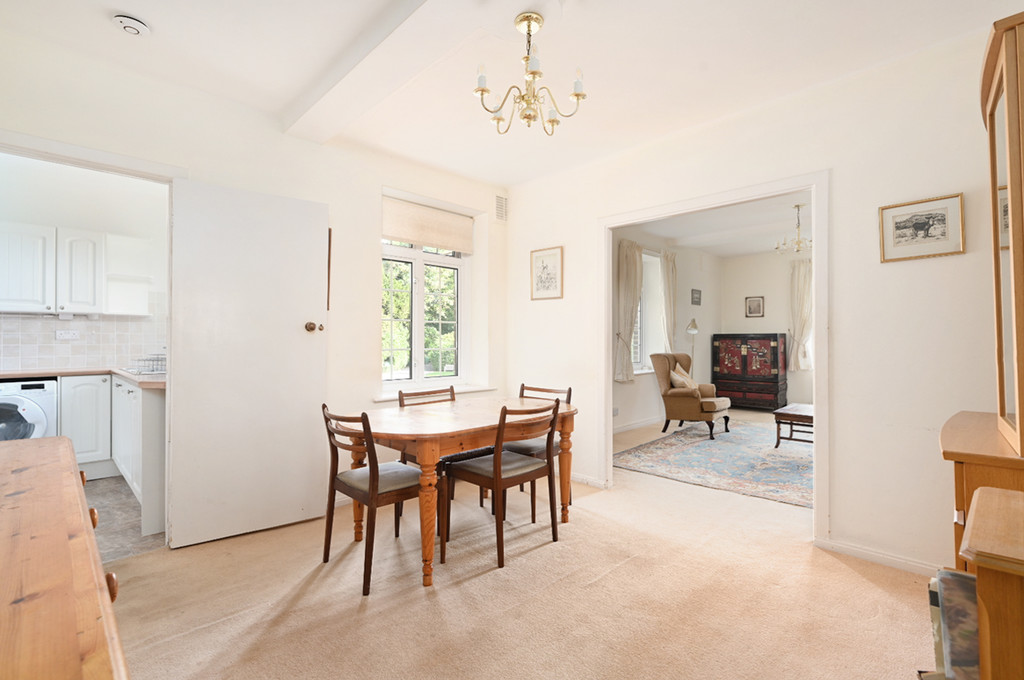 Property in Mount Ephraim, Tunbridge Wells