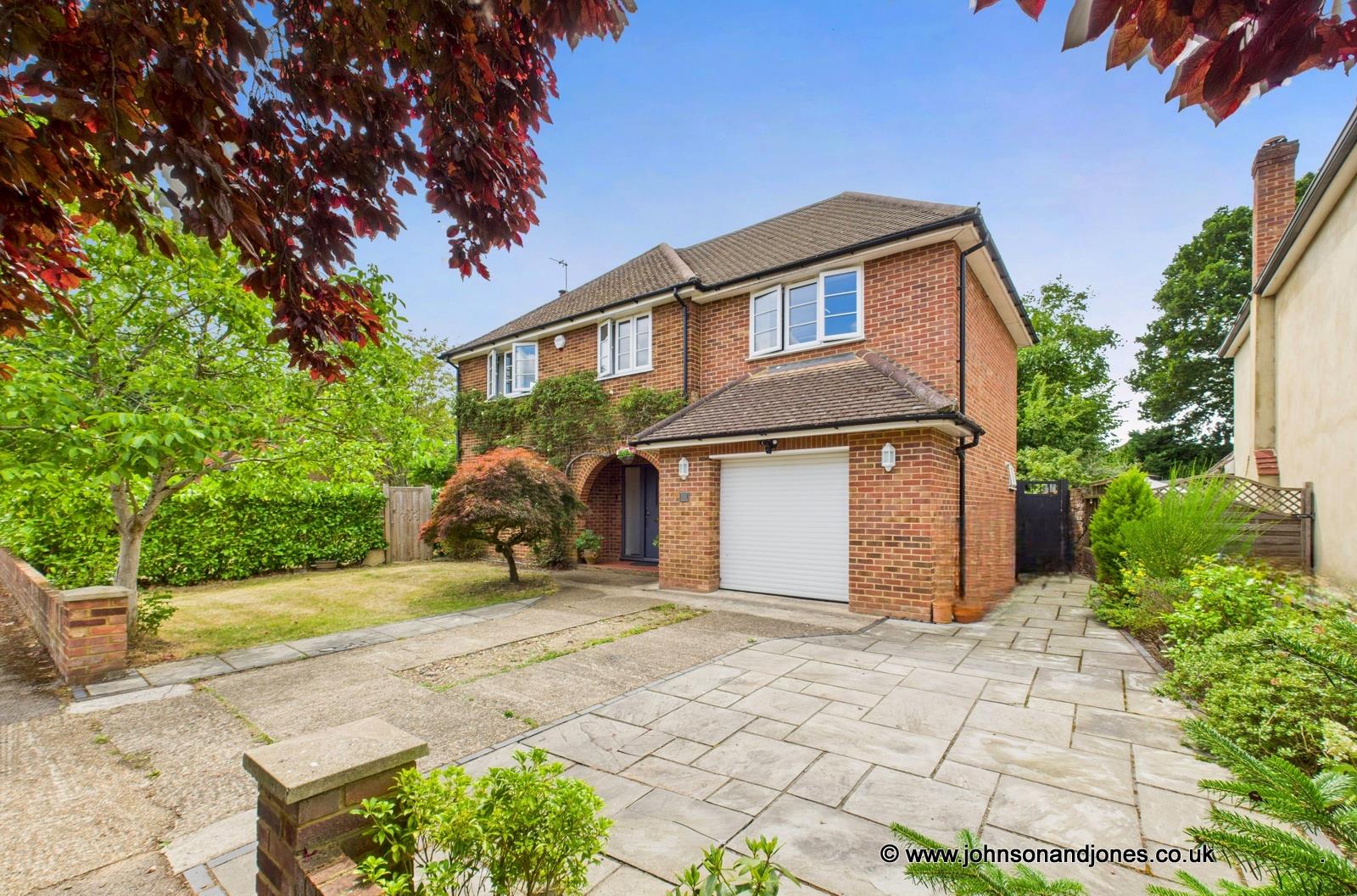 Ferndale Avenue, Chertsey, KT16