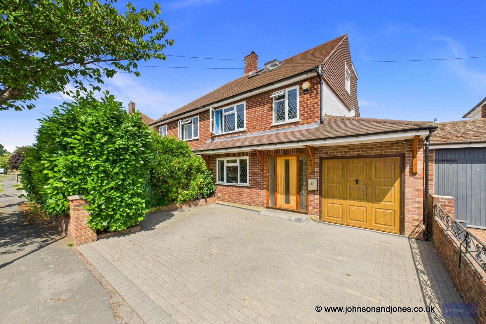 Thames Close, Chertsey, KT16