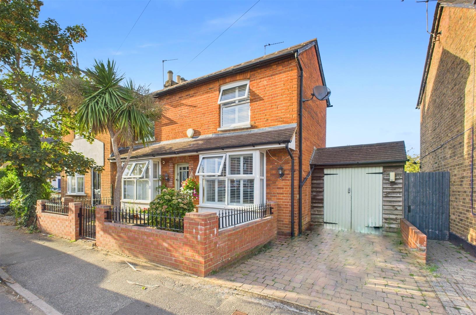 Chapel Grove, Addlestone, KT15