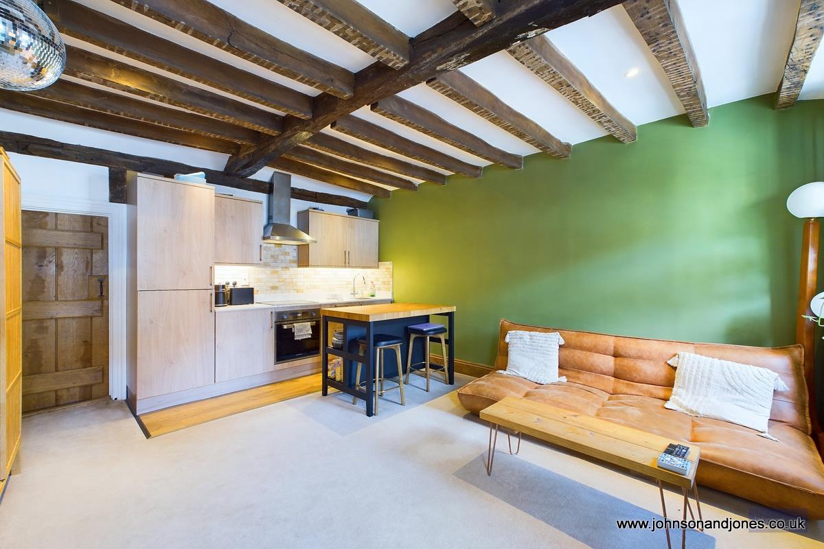 Heriot Road, Chertsey, KT16