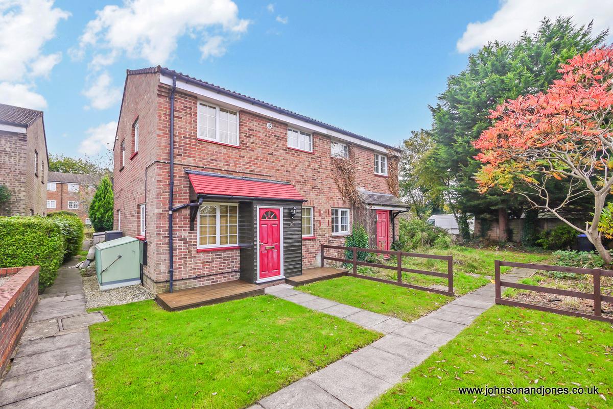 Hazelbank Road, Chertsey, KT16