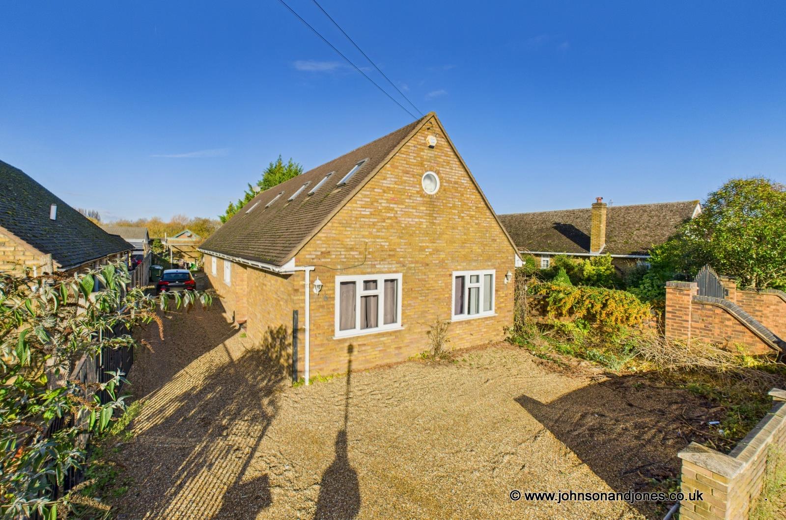 Chertsey Bridge Road, Chertsey, KT16