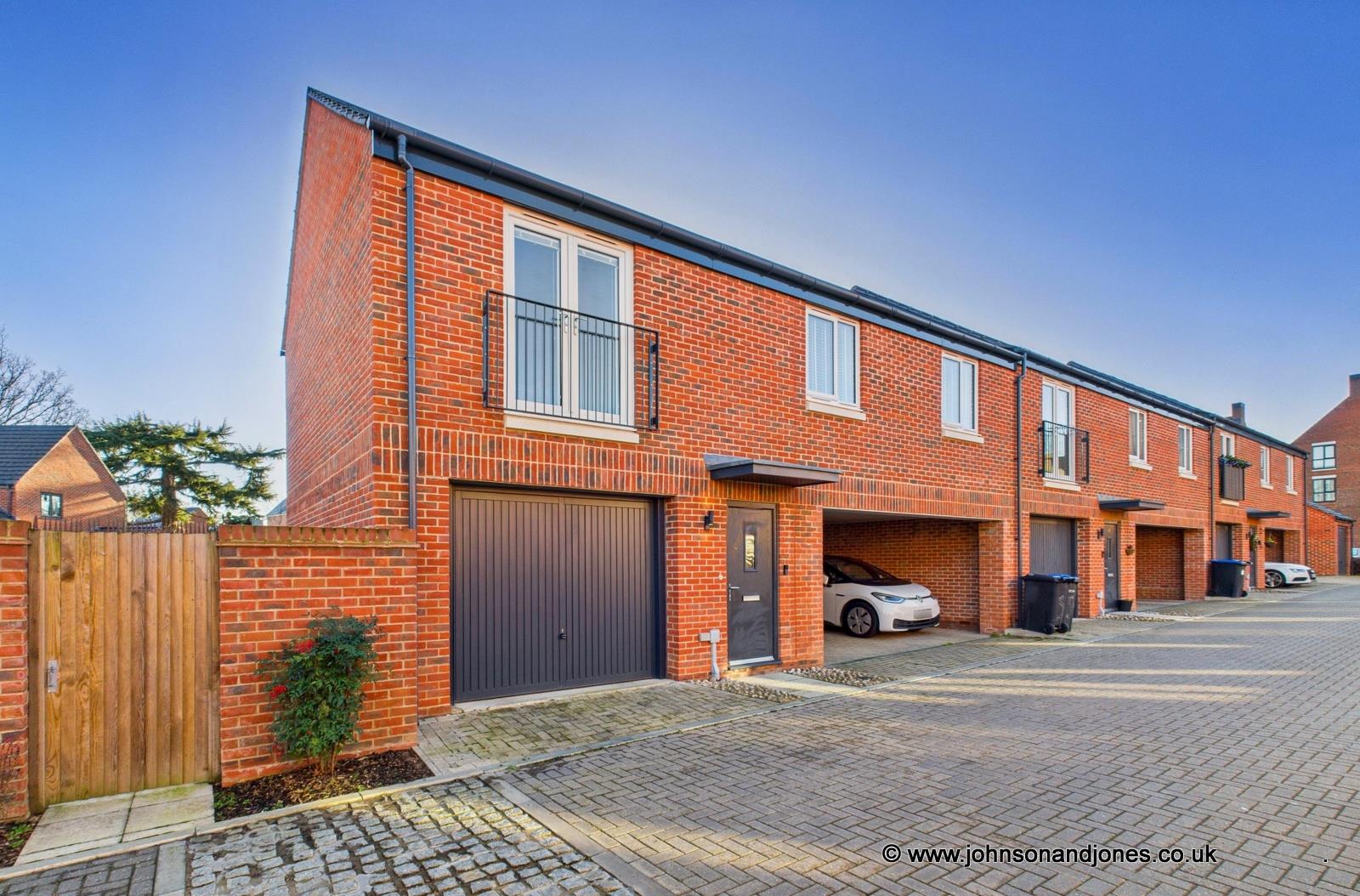 Garrett Crescent, Chertsey, KT16