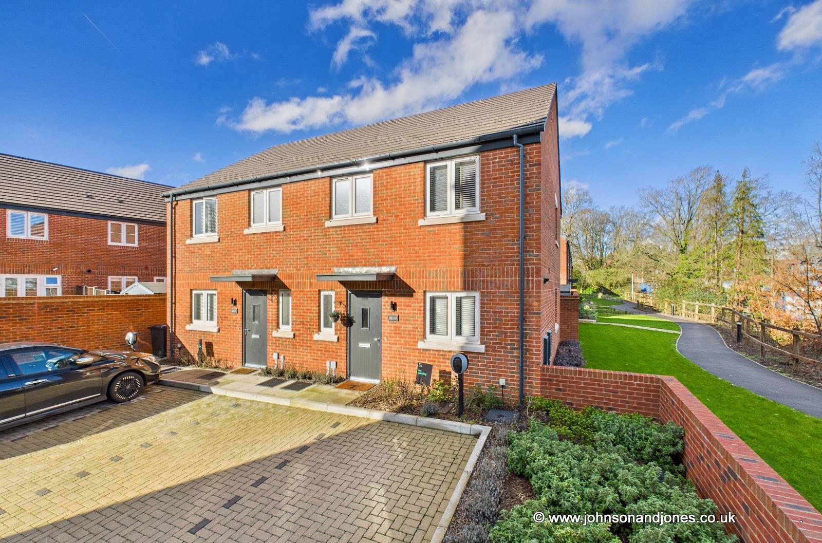 Elizabeth Avenue, Chertsey, KT16