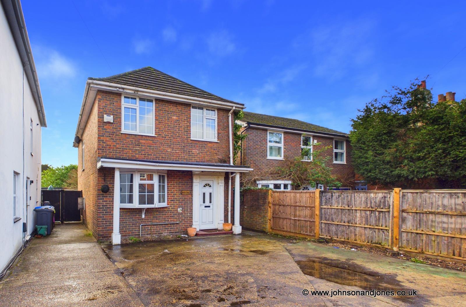 Bridge Road, Chertsey, KT16