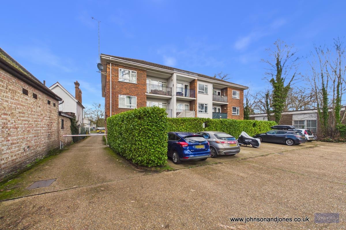Parvis Road, West Byfleet, KT14