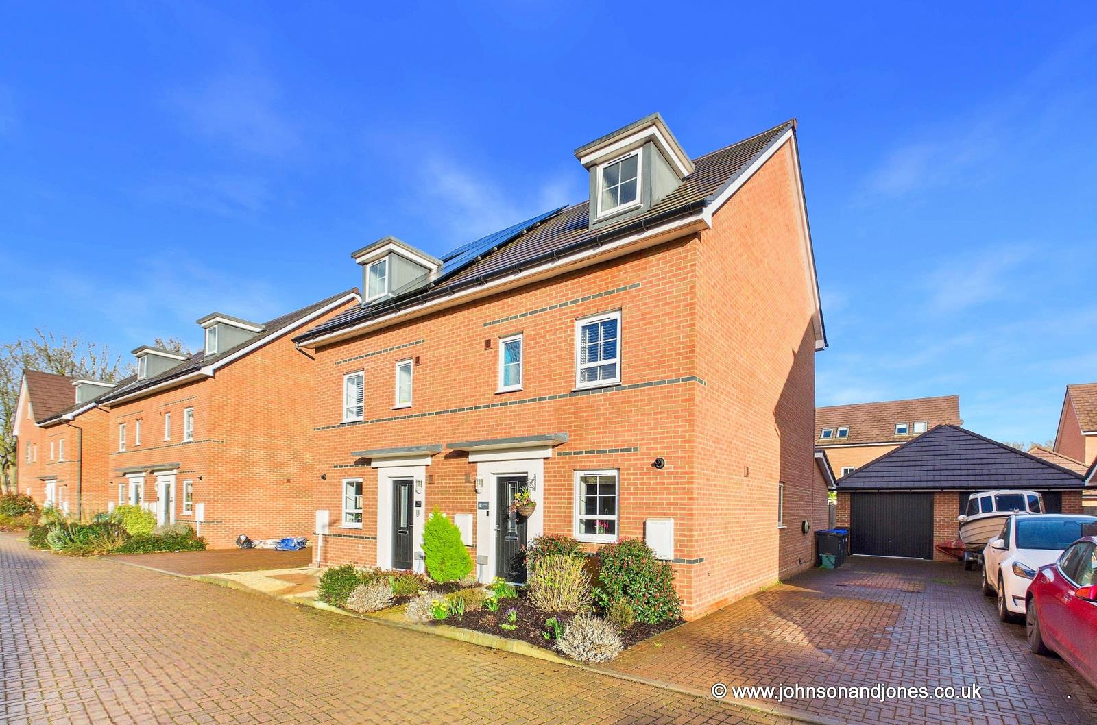 Cartwright Drive, Chertsey, KT16