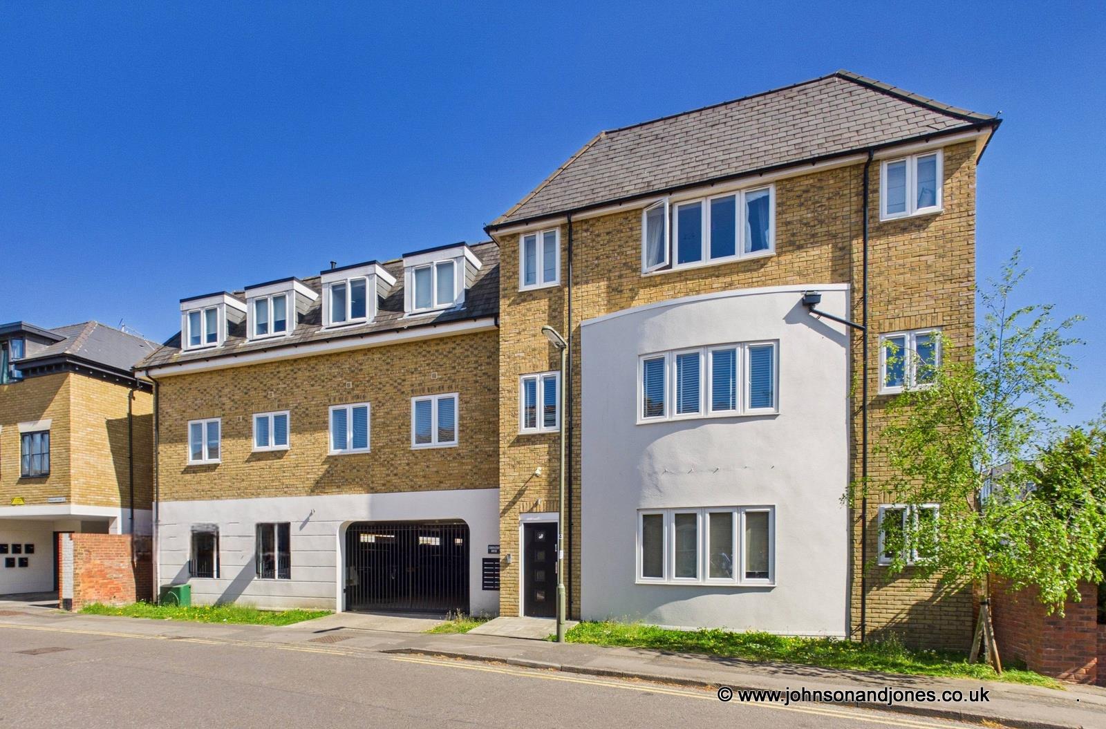 Gogmore Lane, Chertsey, KT16