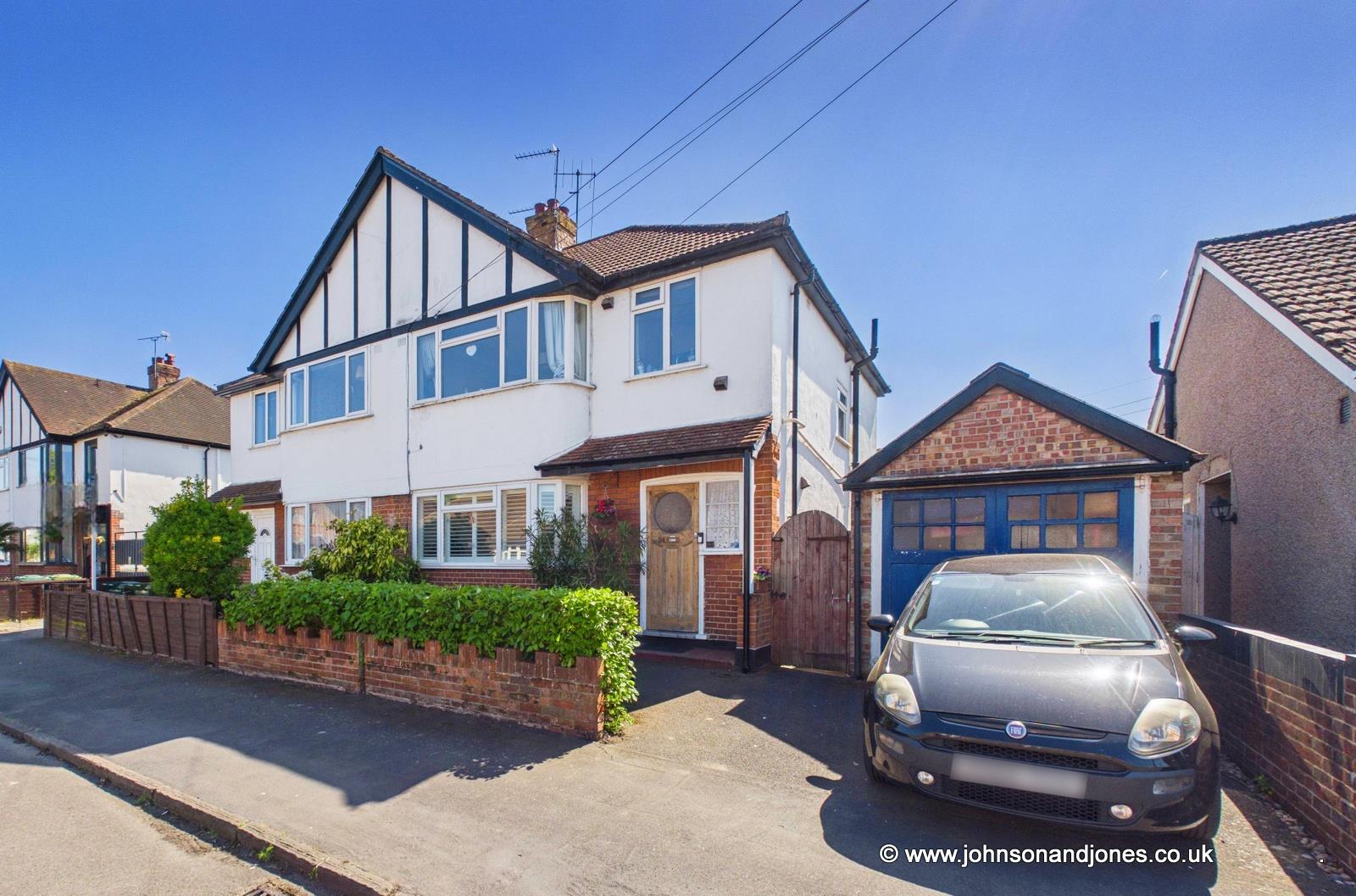 Ferndale Road, Ashford, TW15