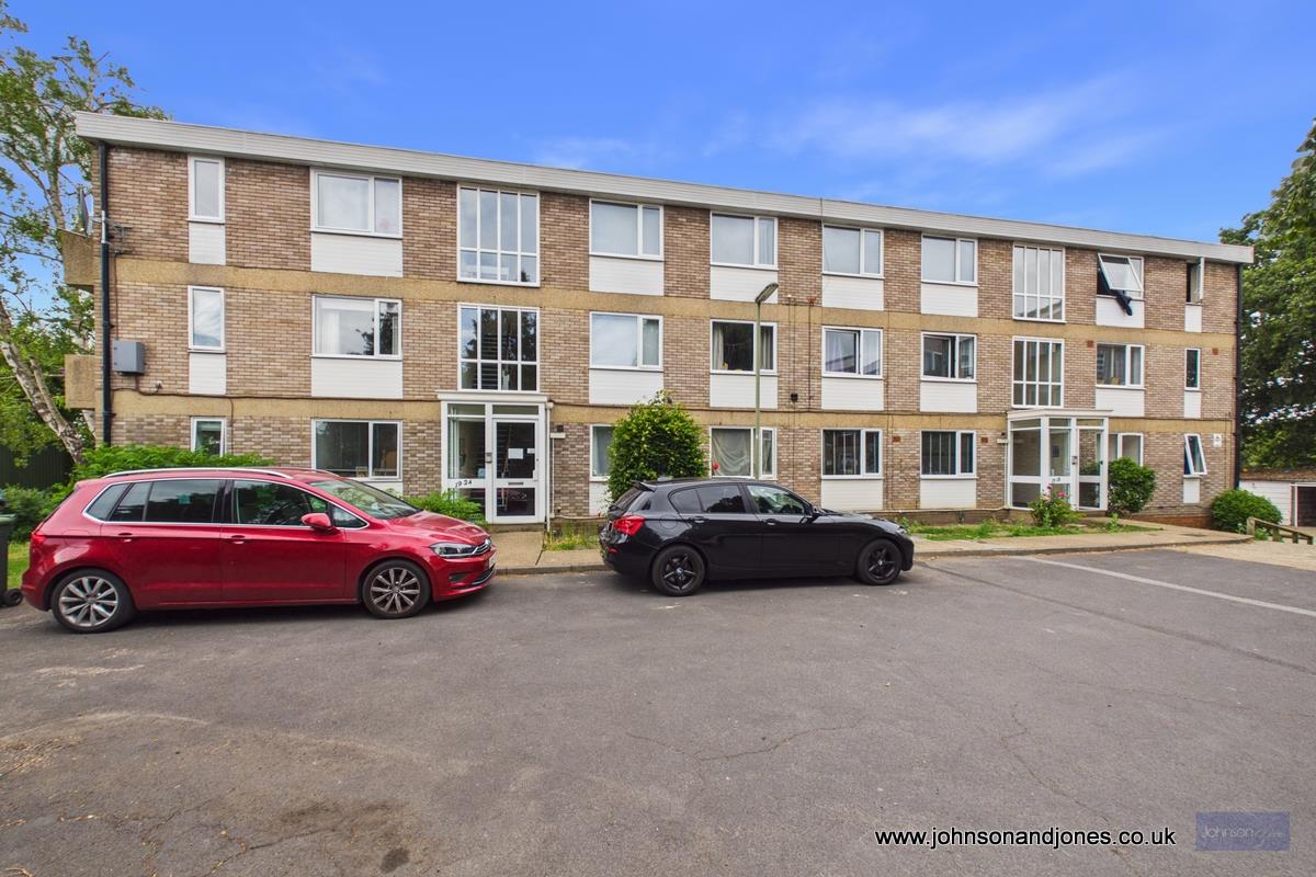Langton Close, Addlestone, KT15
