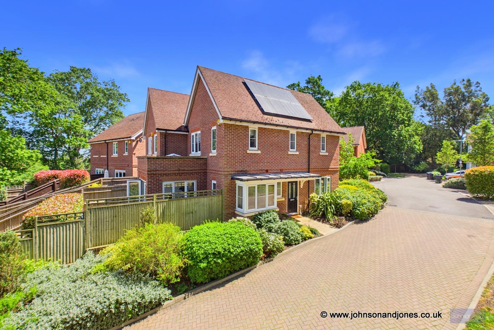 Lowther Close, Chertsey, KT16