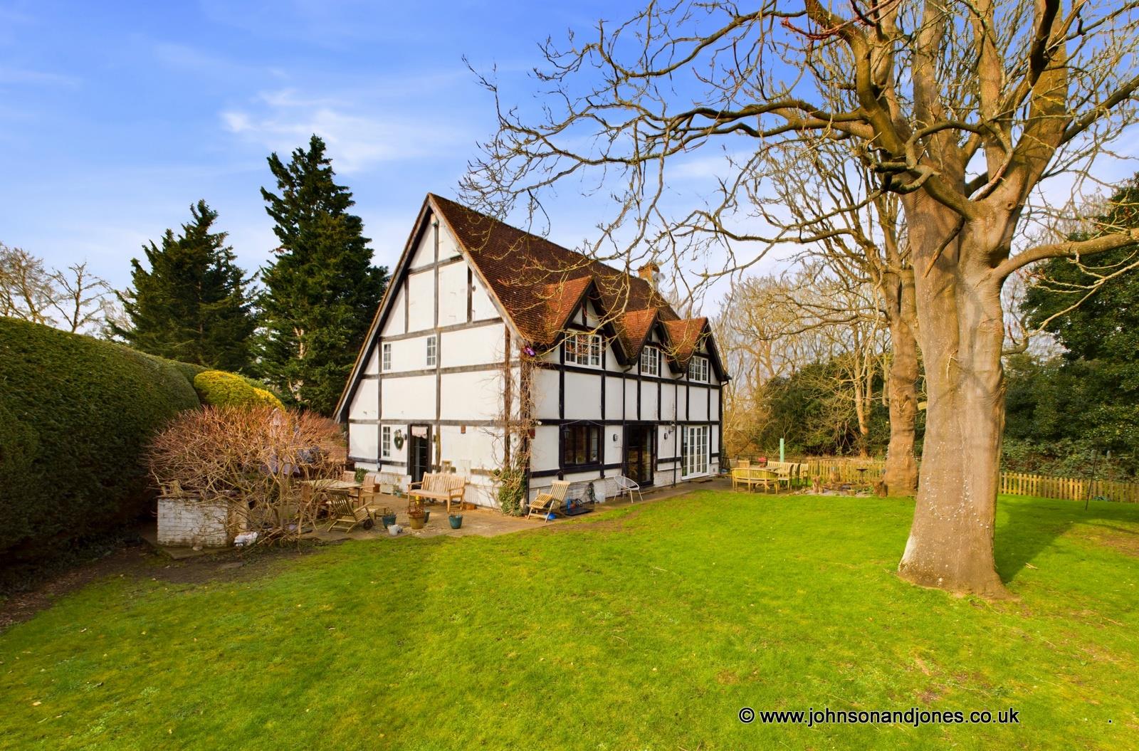 Bridge Road, Chertsey, KT16