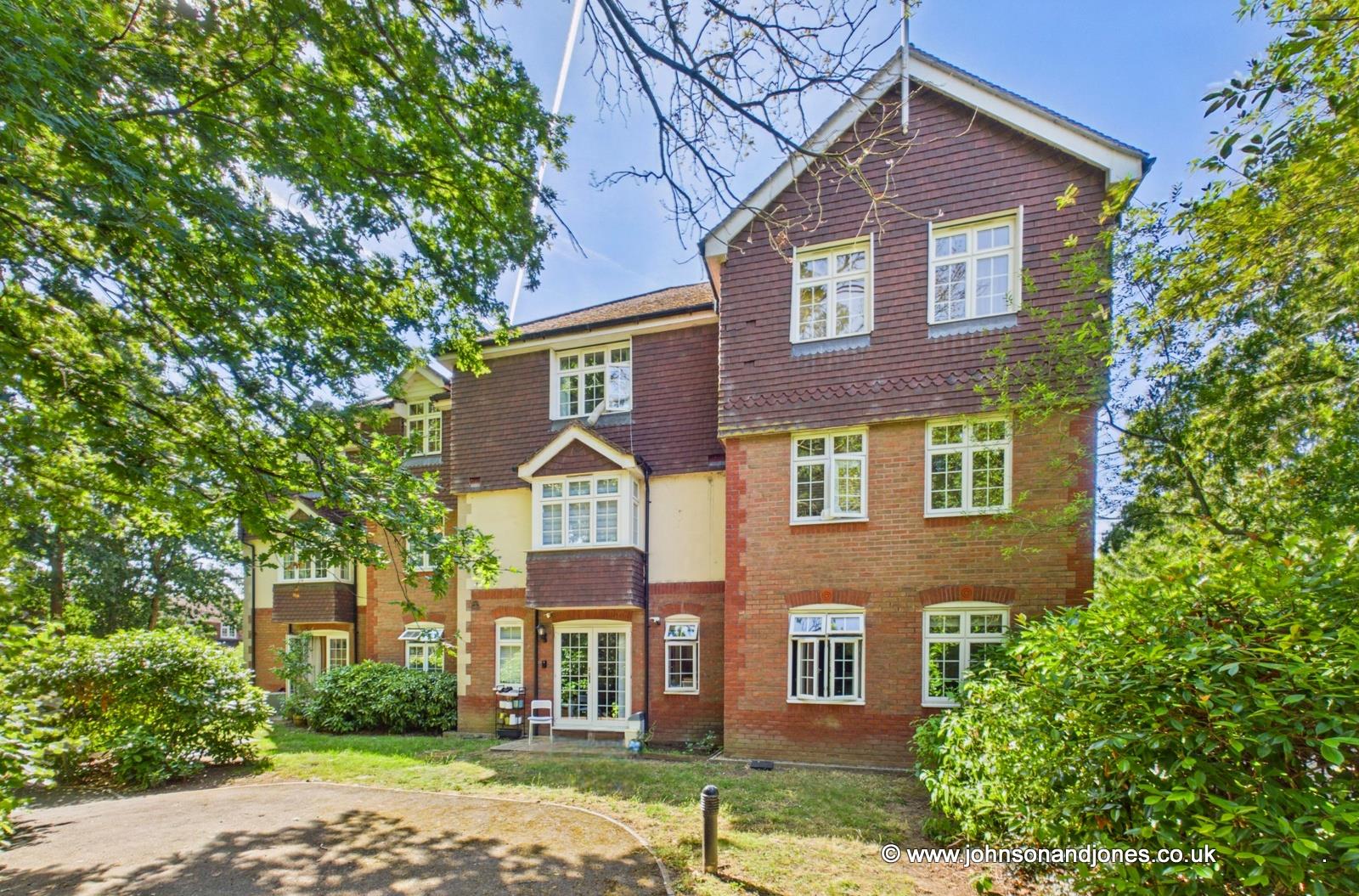 Brighton Road, Addlestone, KT15