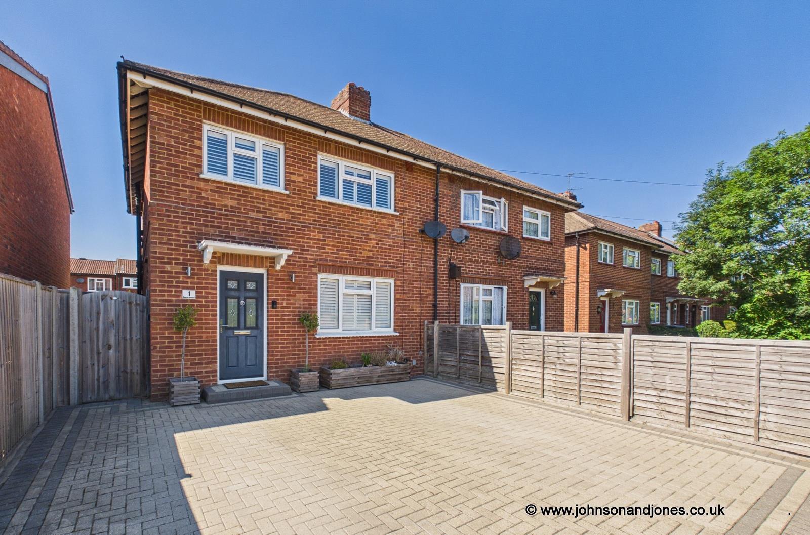 Rowan Avenue, Egham, TW20