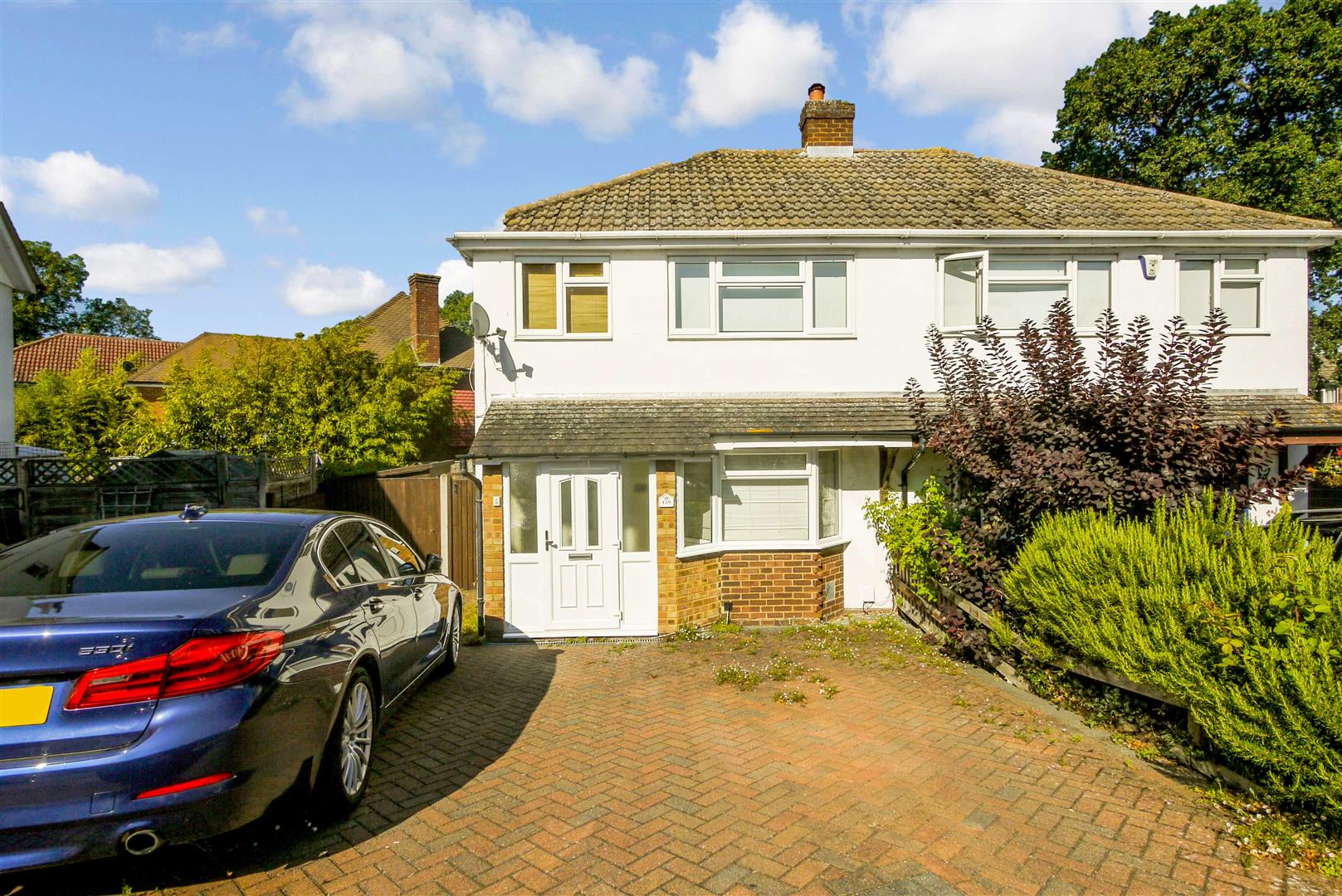 Walnut Tree Road, Shepperton, TW17