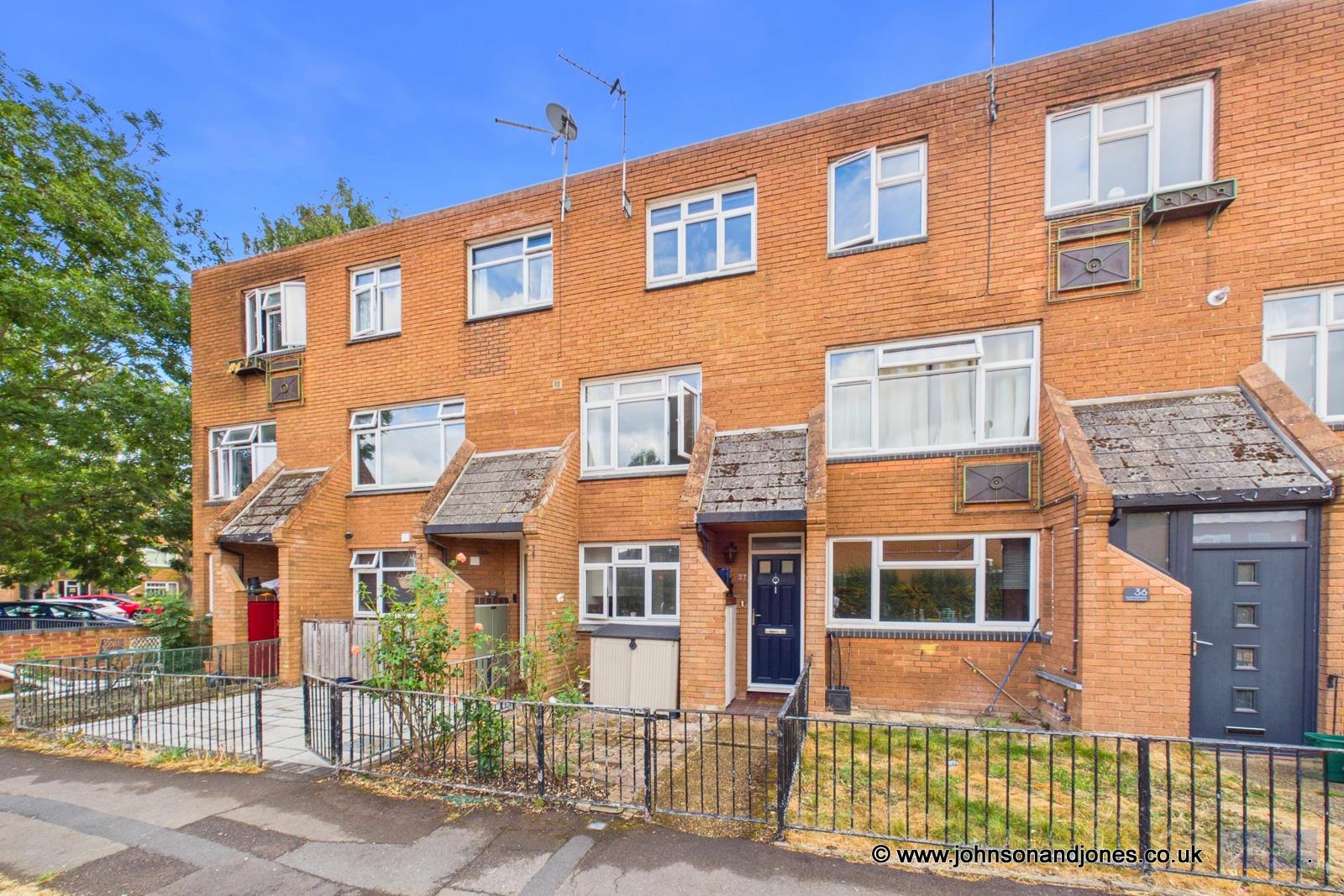 Galsworthy Road, Chertsey, KT16