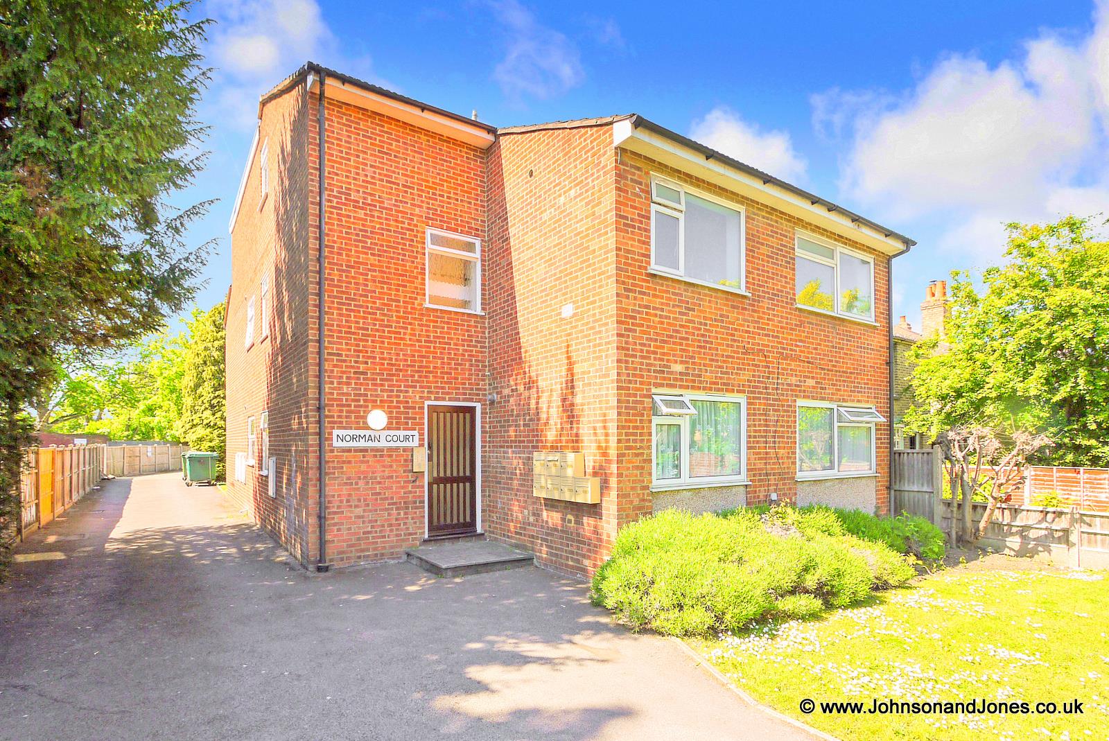 Property in Kingston Road, StainesUponThames, London, TW18 4NU