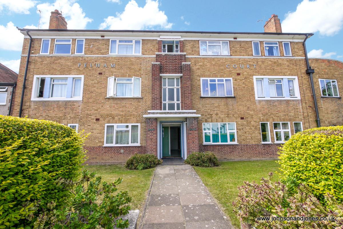 Property in Kingston Road, Staines, TW18 1AL