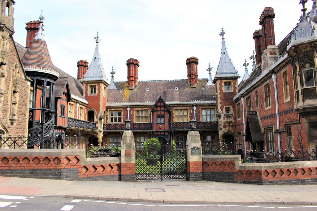The Three Kings Court, Bristol, BS1