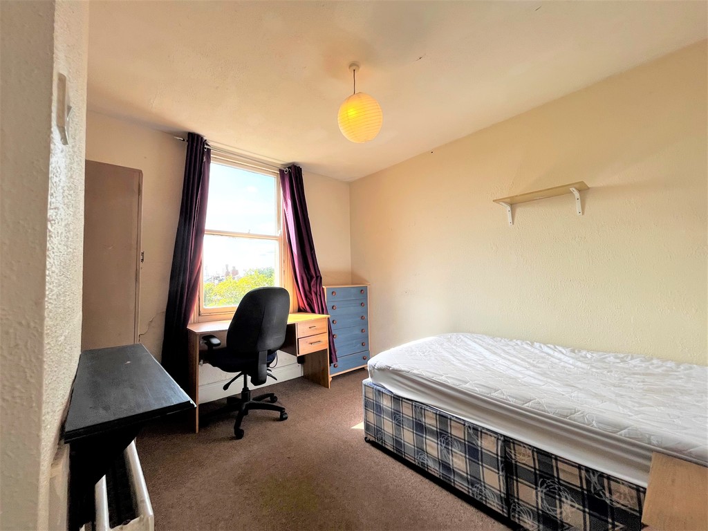Property in Balmoral Road, Bristol, BS7 9AZ