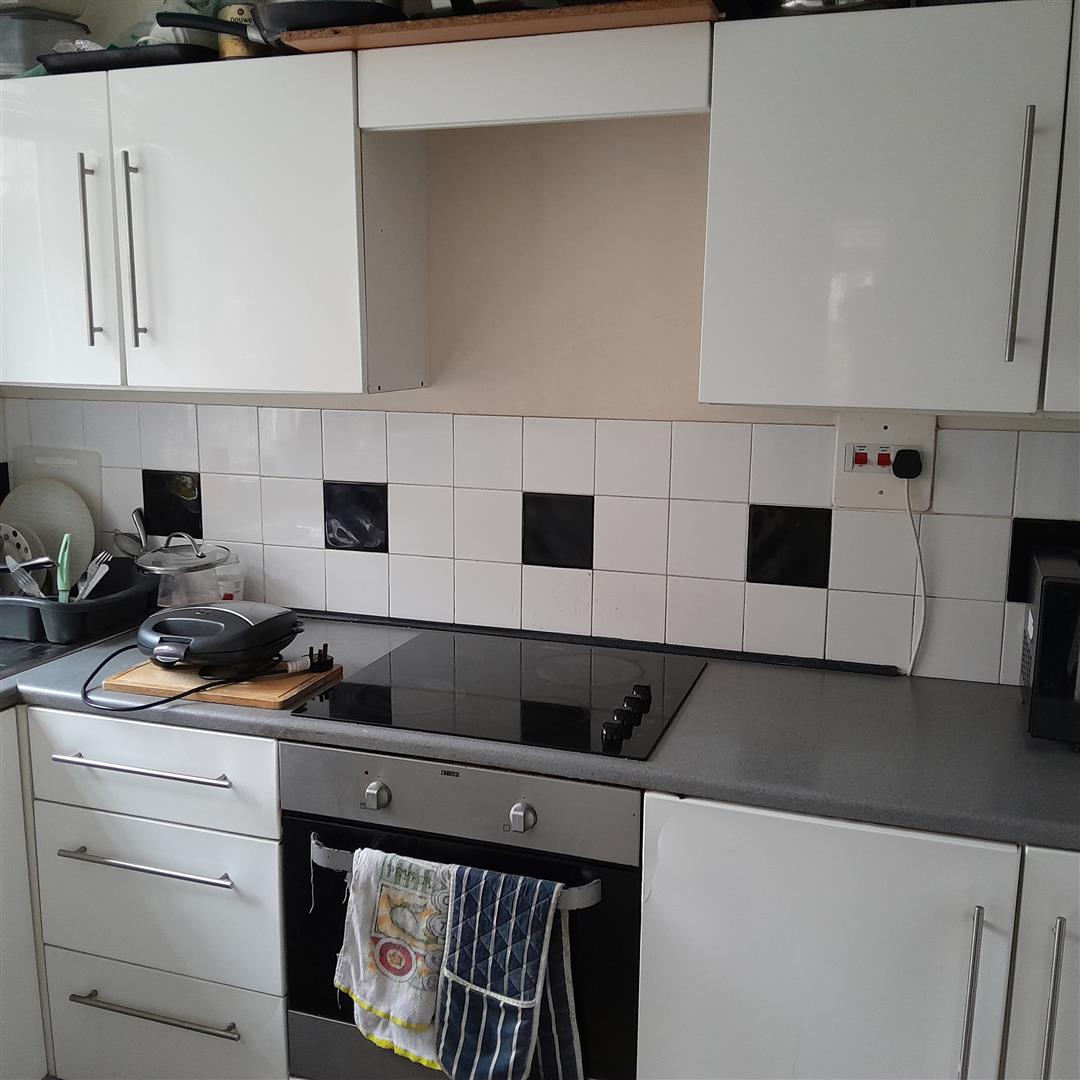 Laker Square, Andover, SP10