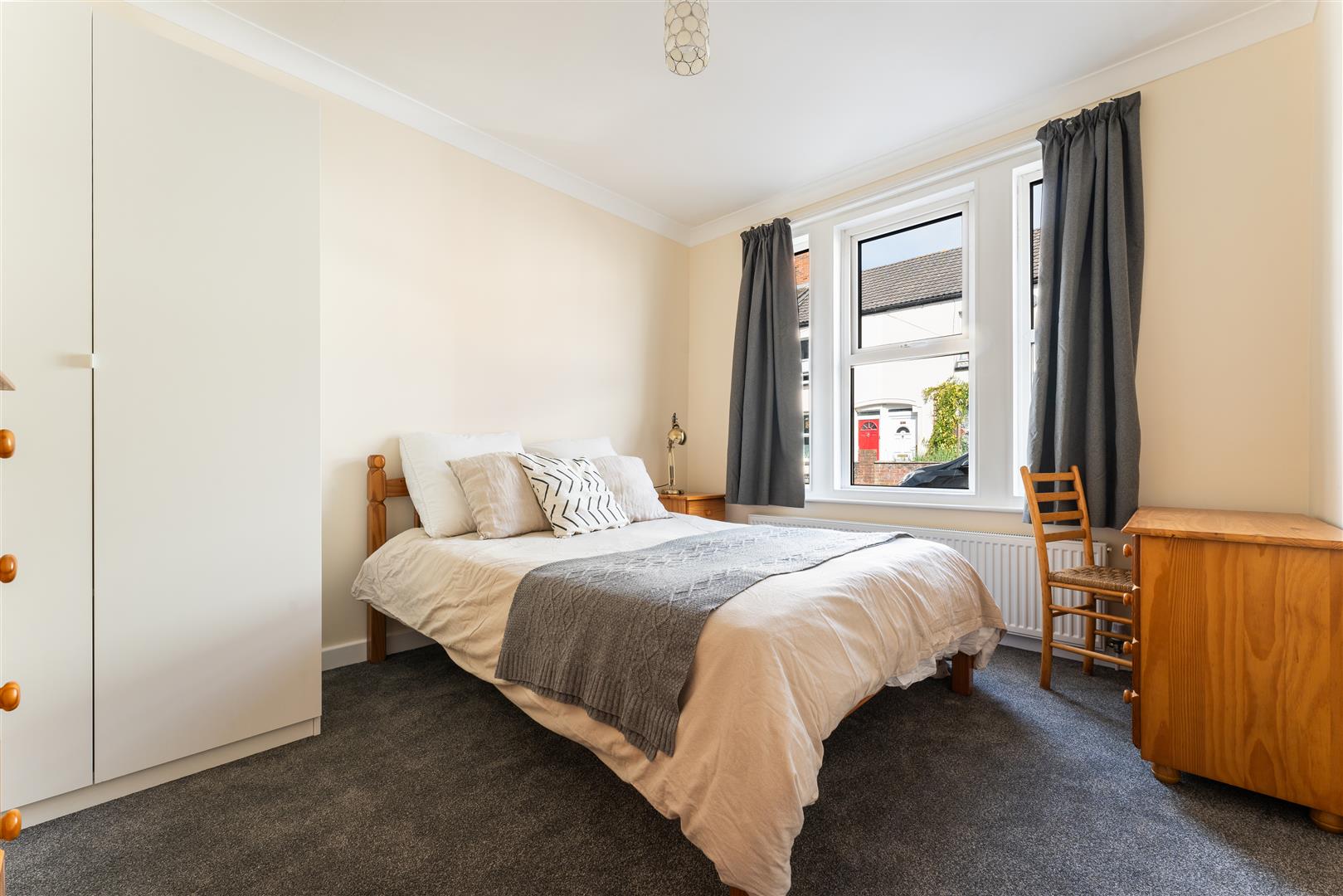 42 Clifton Road, Salisbury, SP2