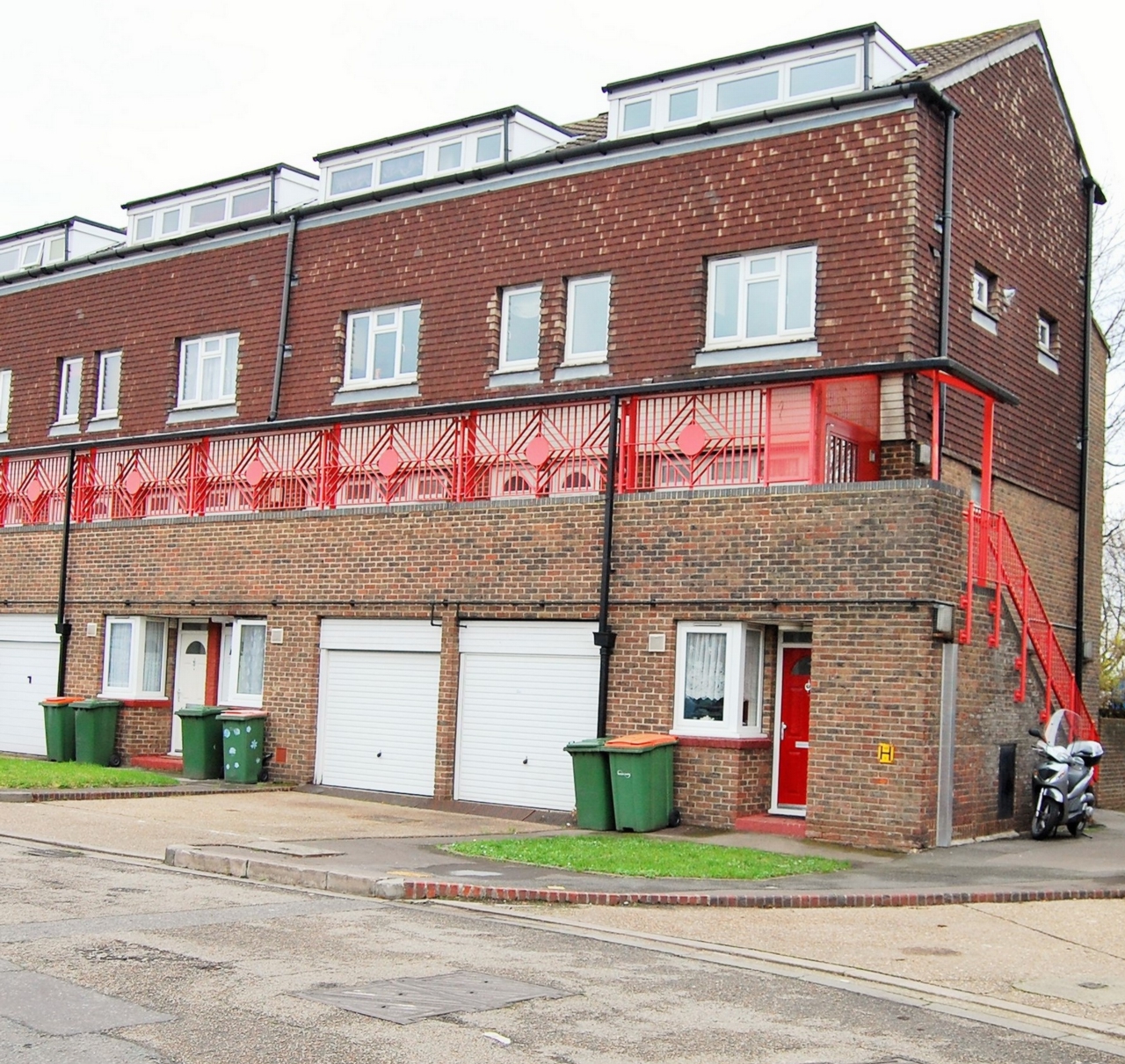 Property in Hoskins Close, London, E16 3RU