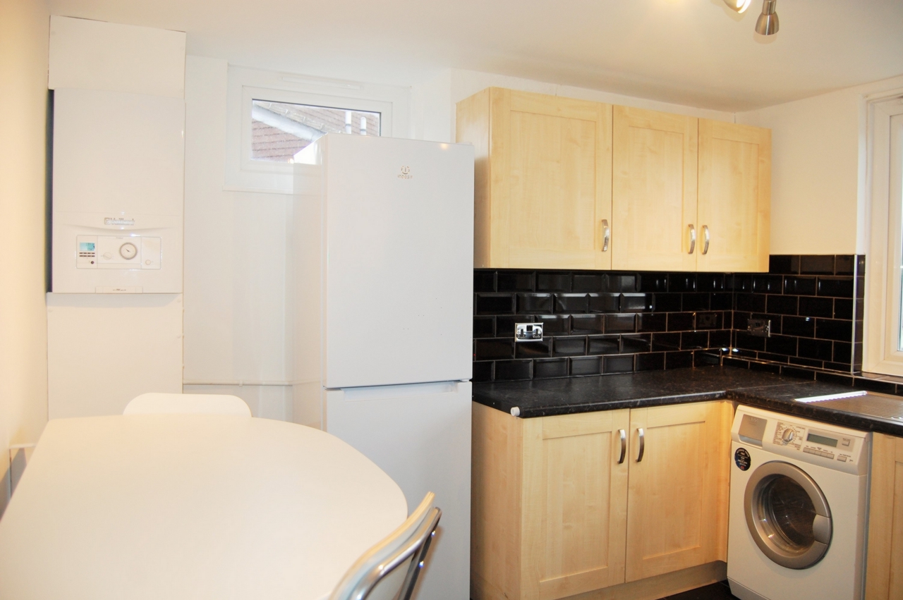 Property in Hoskins Close, London, E16 3RU