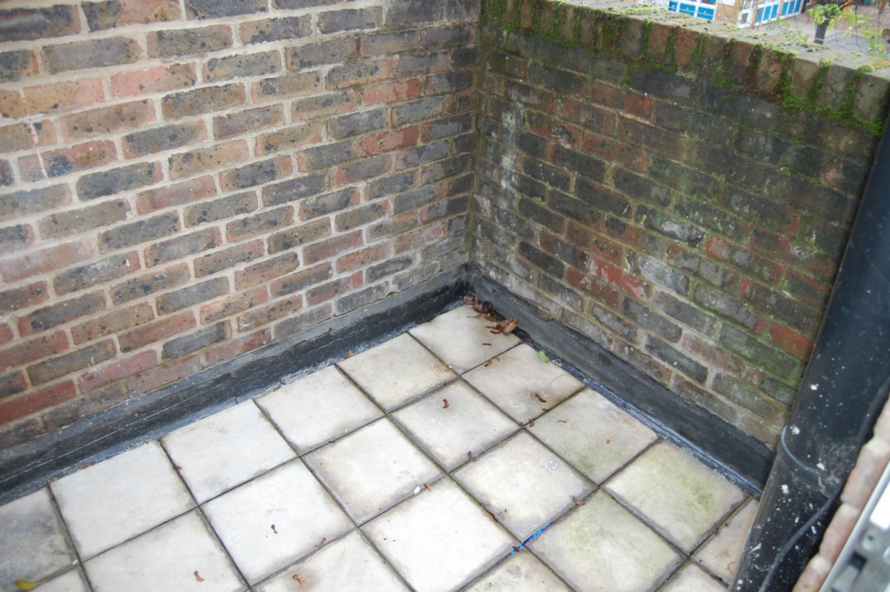 Property in Hoskins Close, London, E16 3RU