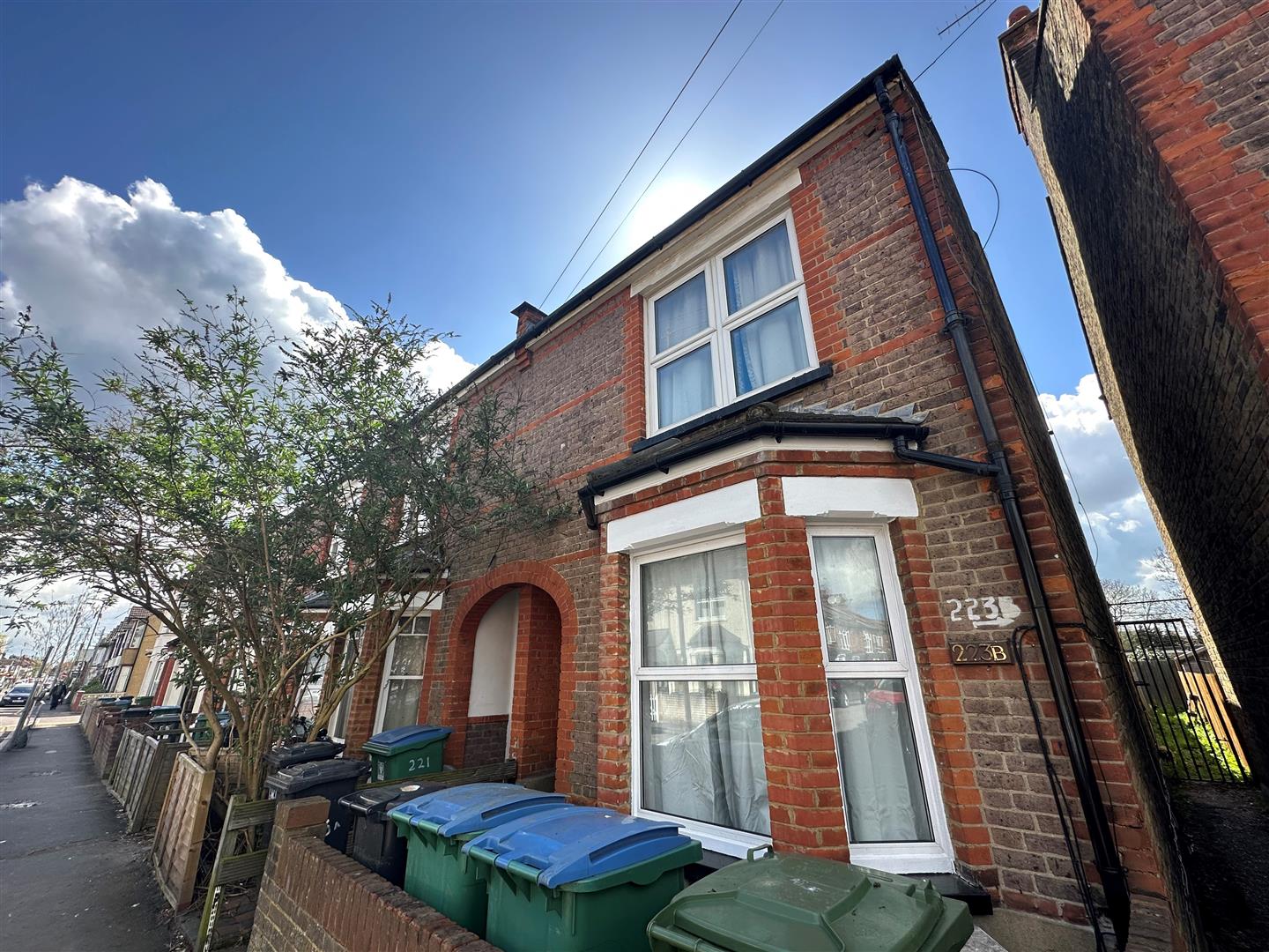 Harwoods Road, Watford