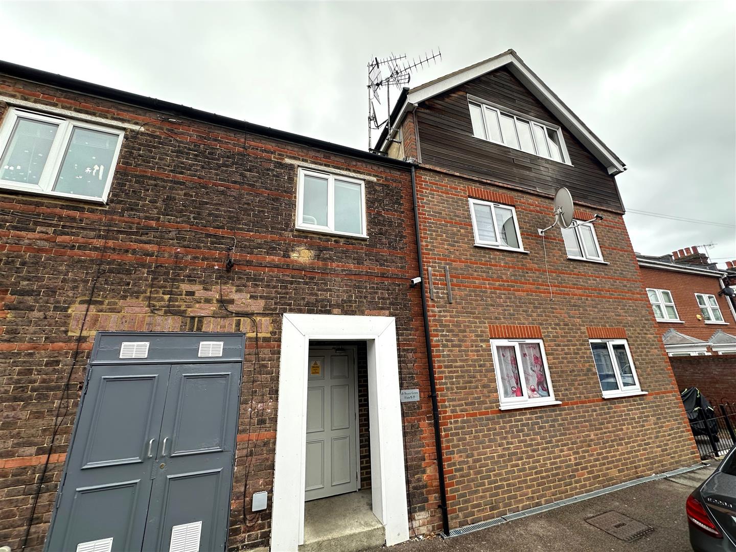 Bruce Grove, Watford