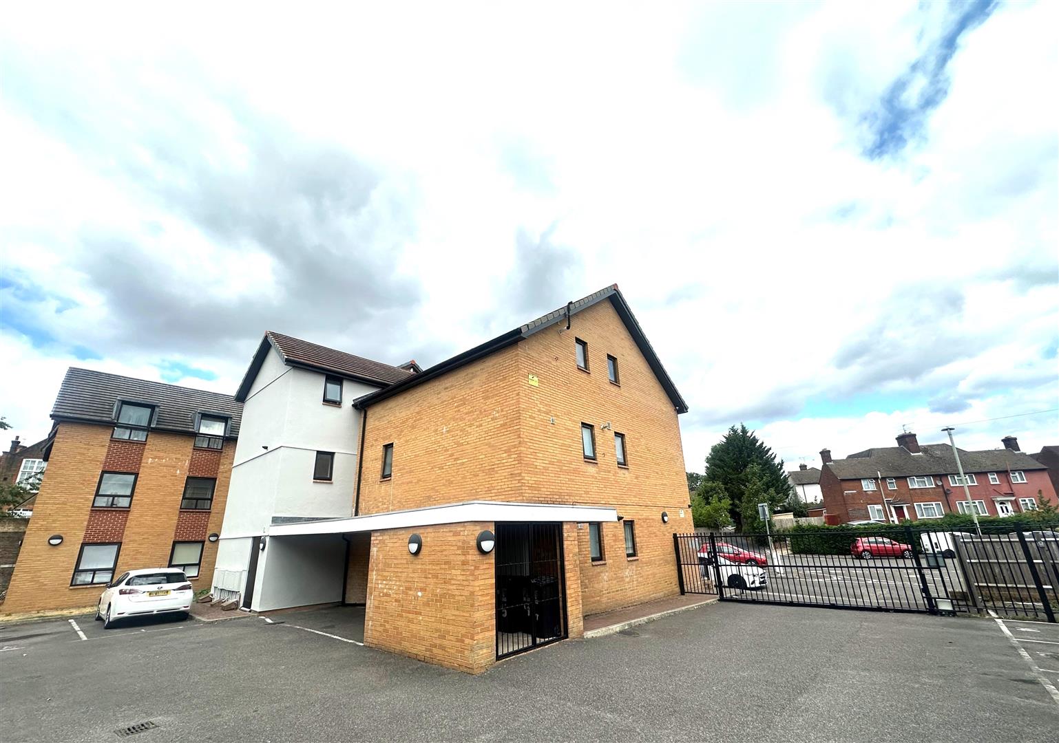 Gammons Lane, Watford
