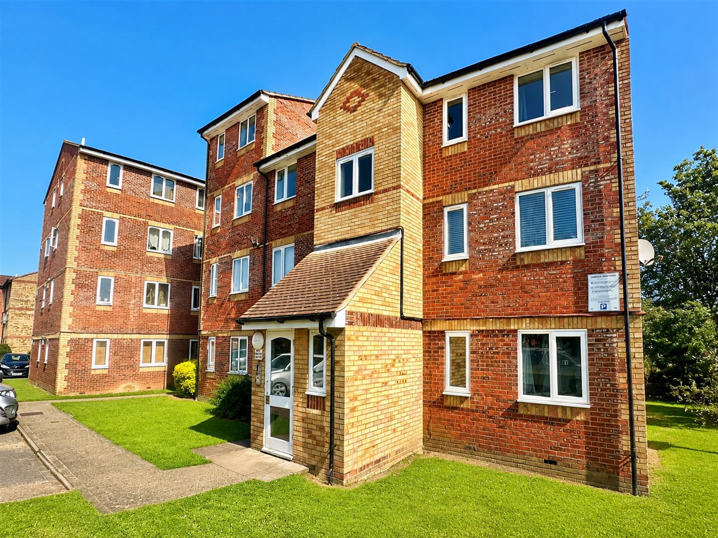 Pioneer Way, Watford