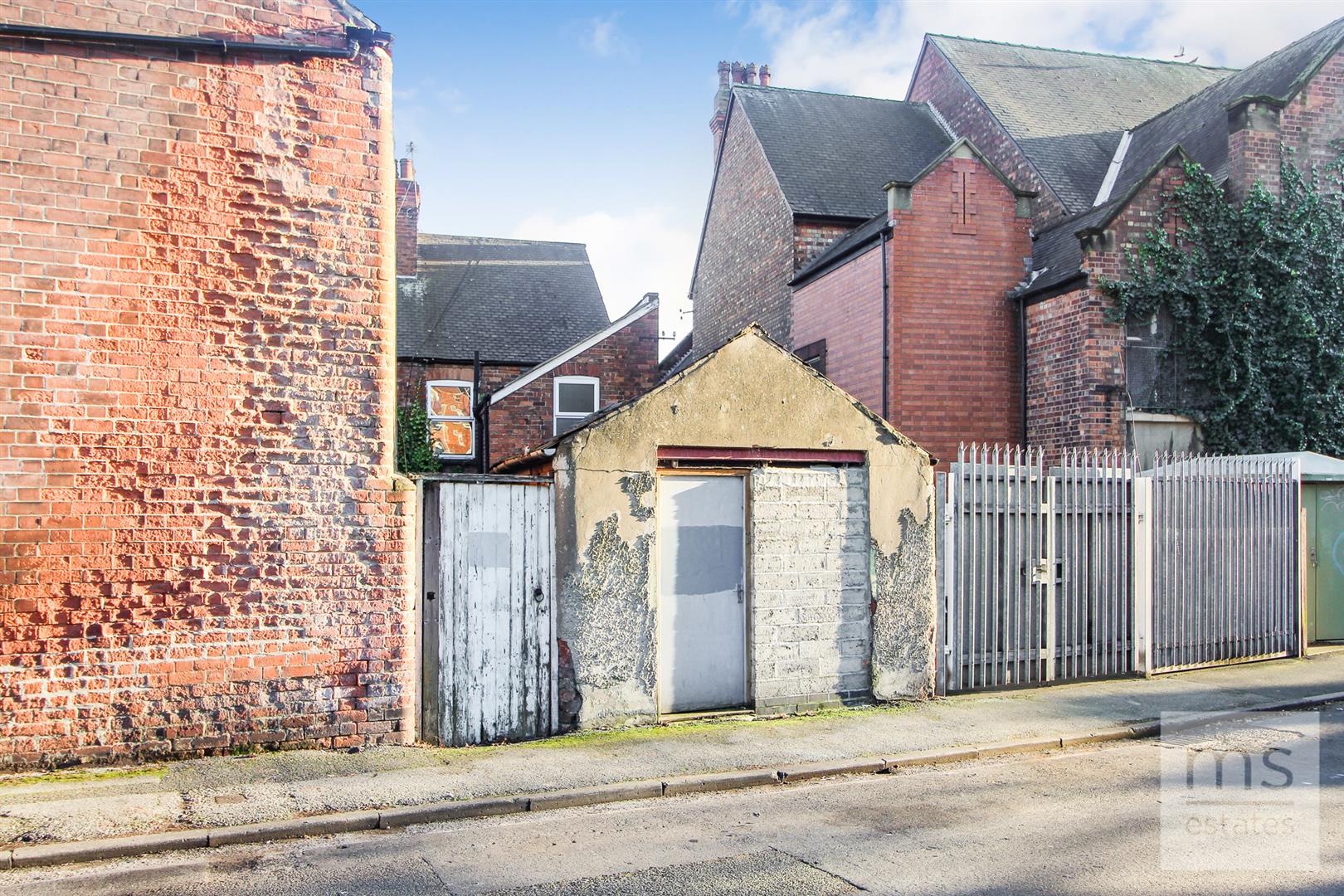 Property in Sneinton Boulevard, Nottingham, Nottinghamshire, NG2 4FD