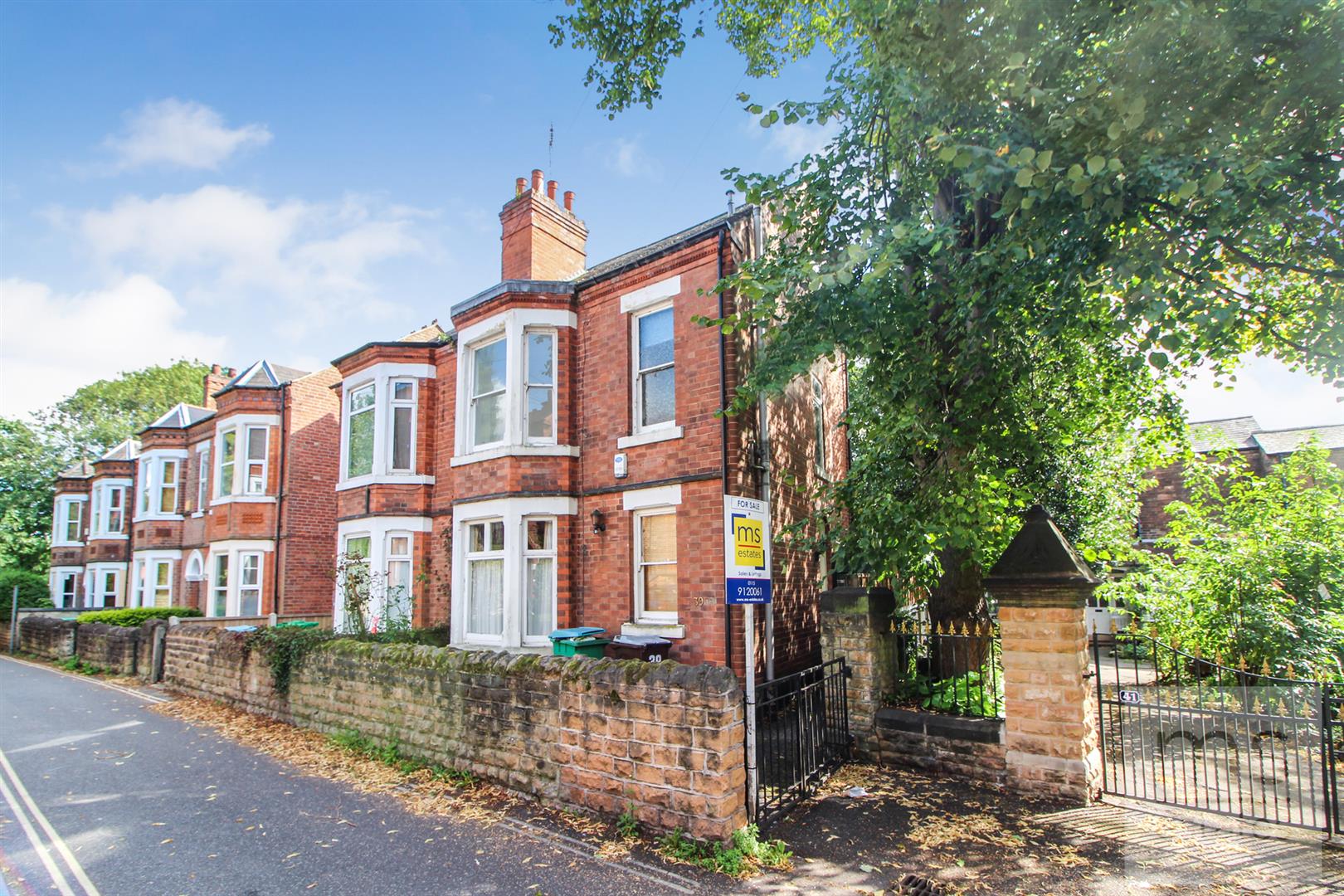 Property in Sherwin Road, Lenton, Nottingham, NG7 2FB