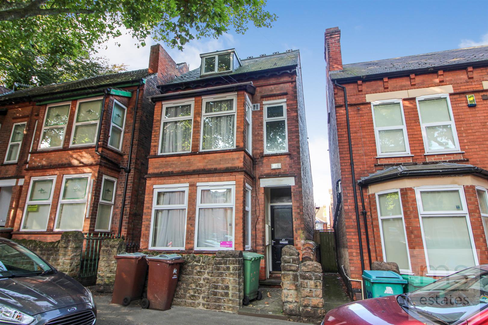 Property in Albert Grove, Lenton, Nottingham, Nottinghamshire, NG7 1PB
