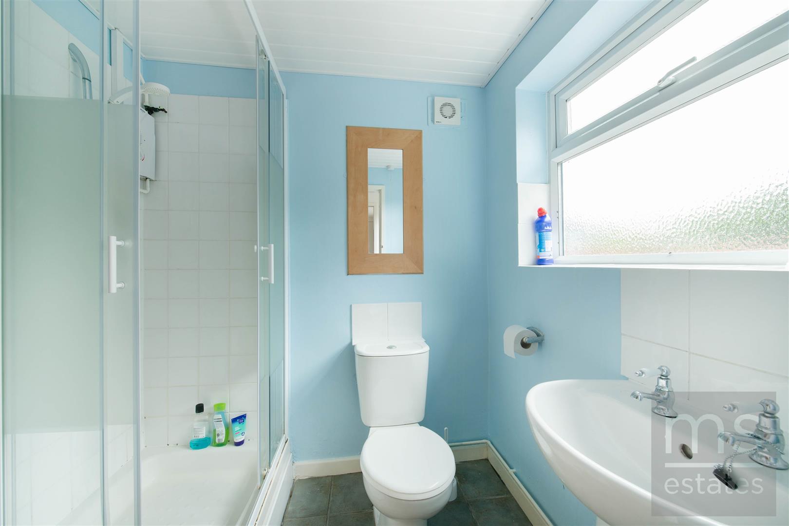 Property in Warwick Street, Dunkirk, Nottingham, NG7 2PJ