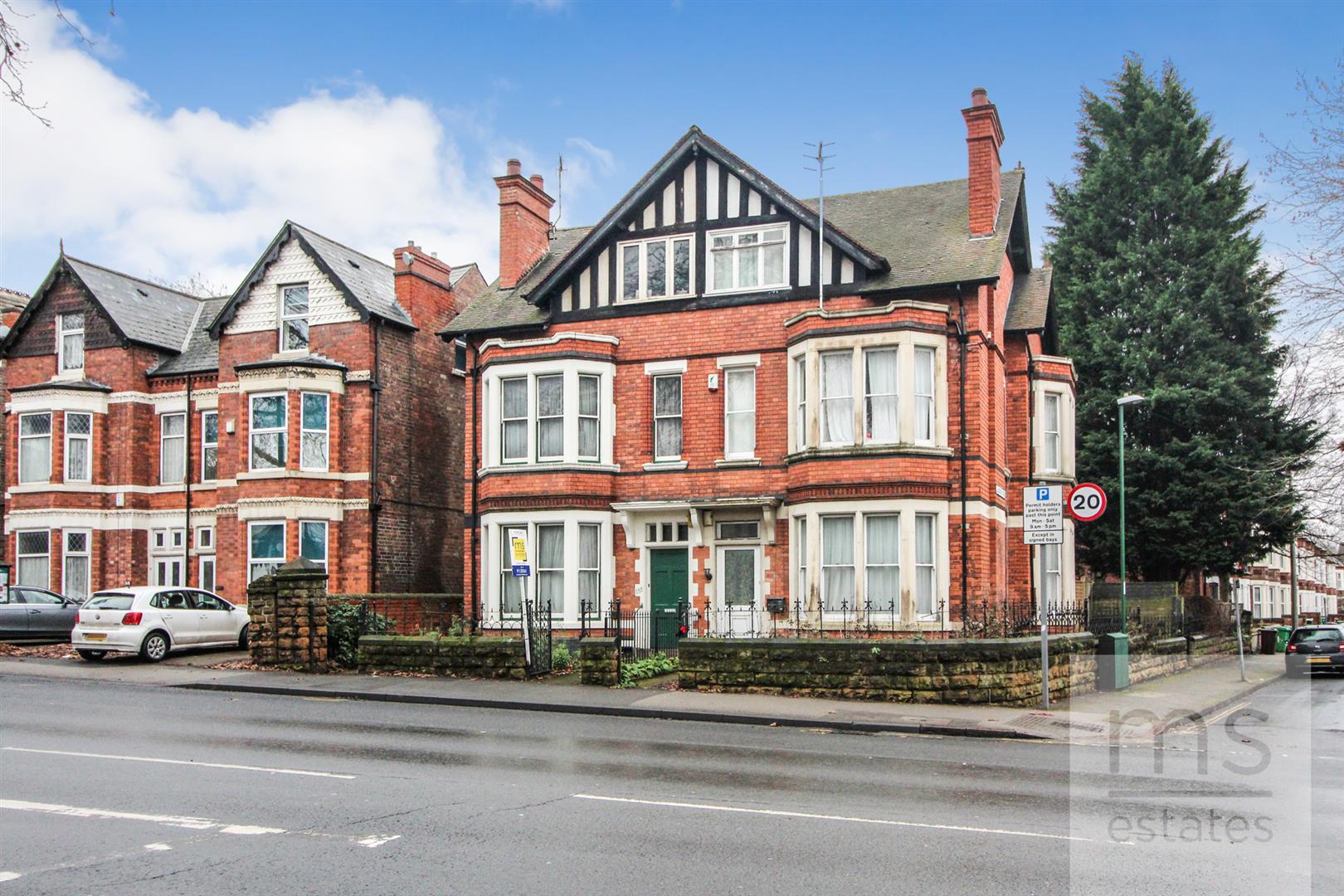 Property in Derby Road, Lenton, Nottingham, NG7 2DP