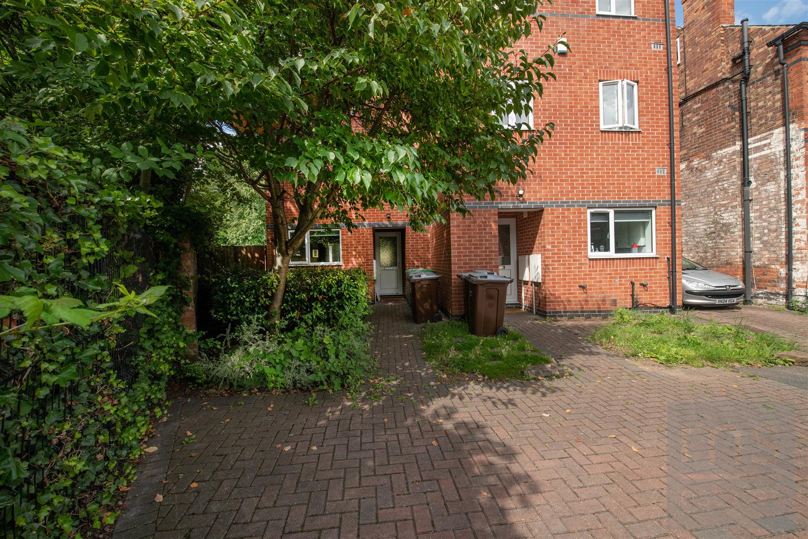 Property in Trinity Avenue, Lenton, Nottingham, NG7 2EU