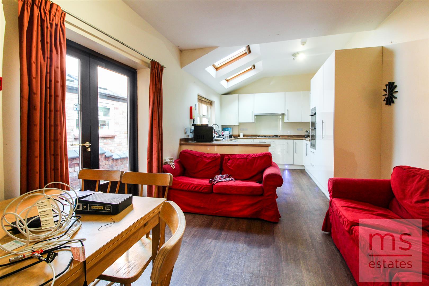 Derby Road, Nottingham, NG7 1NQ