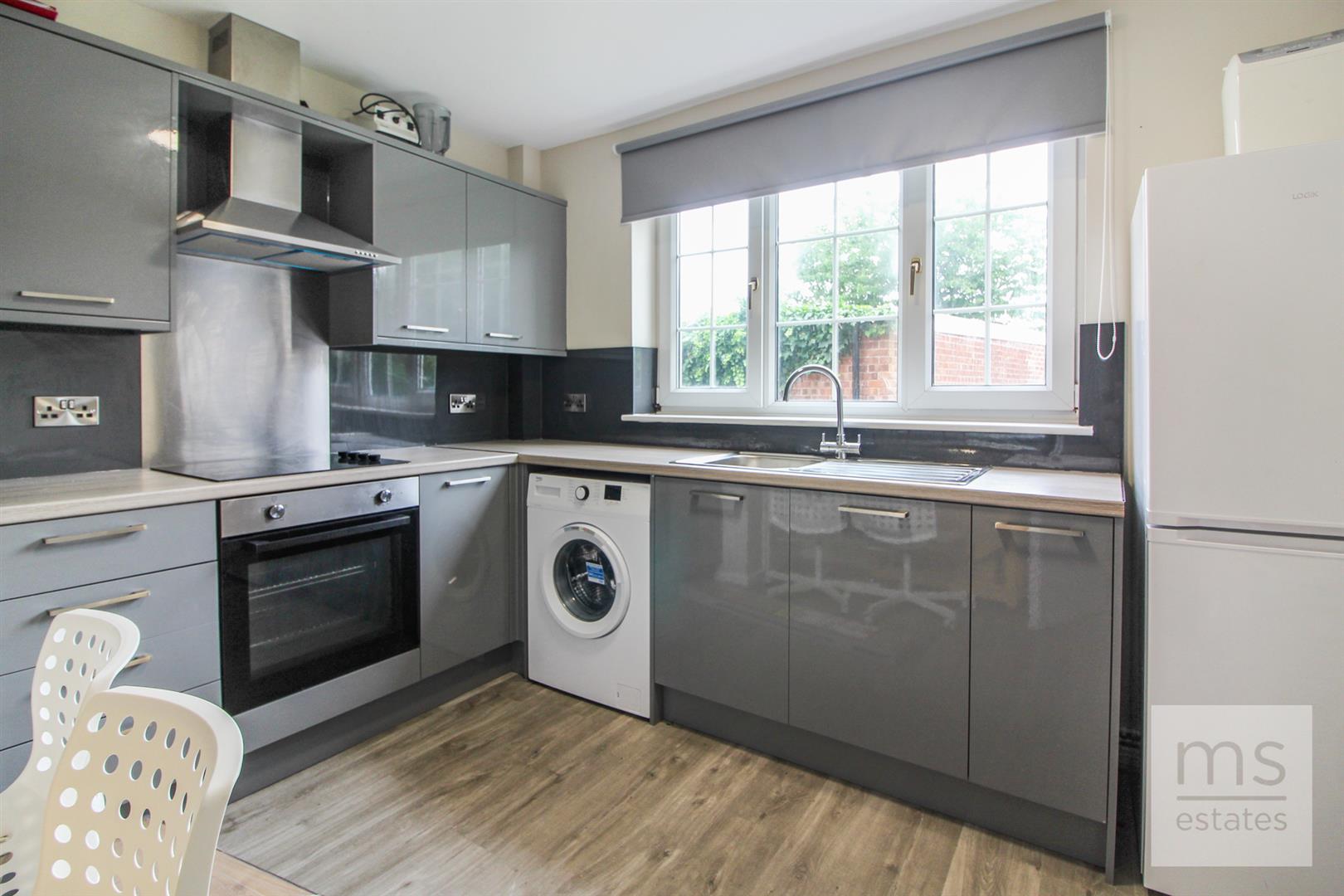 Derby Road, Nottingham, NG7 2DX