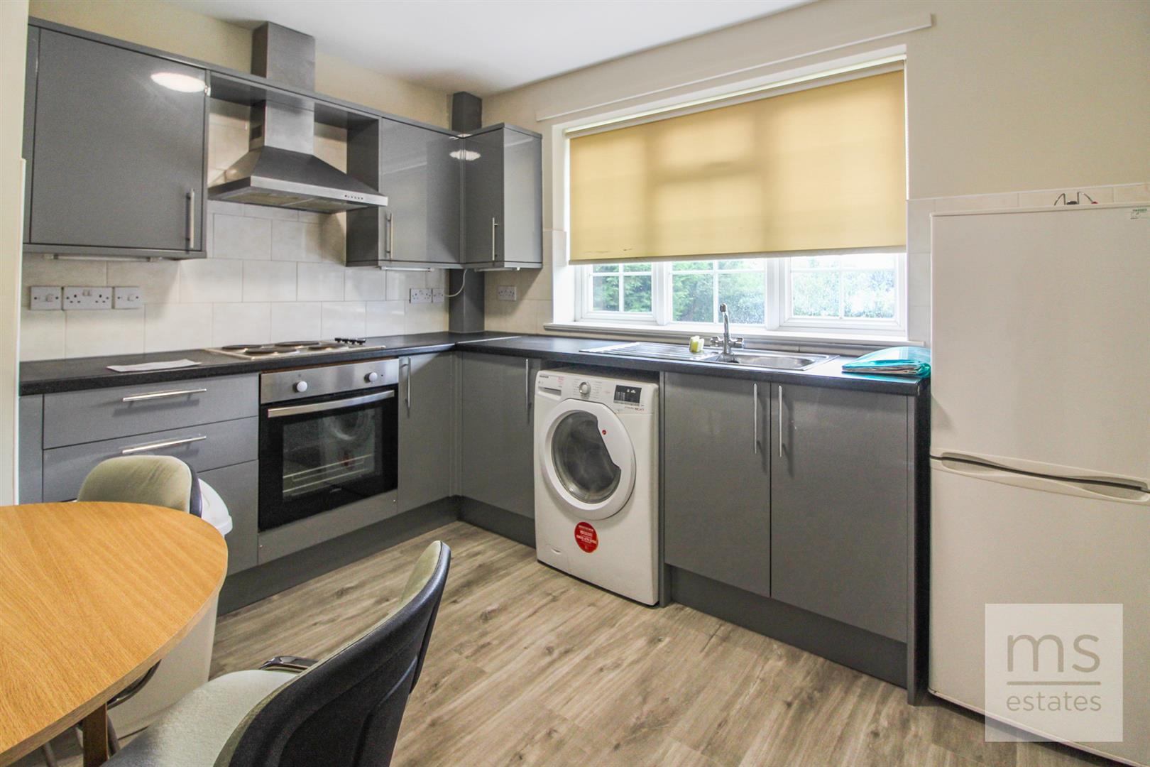 Derby Road, Nottingham, NG7 2DX