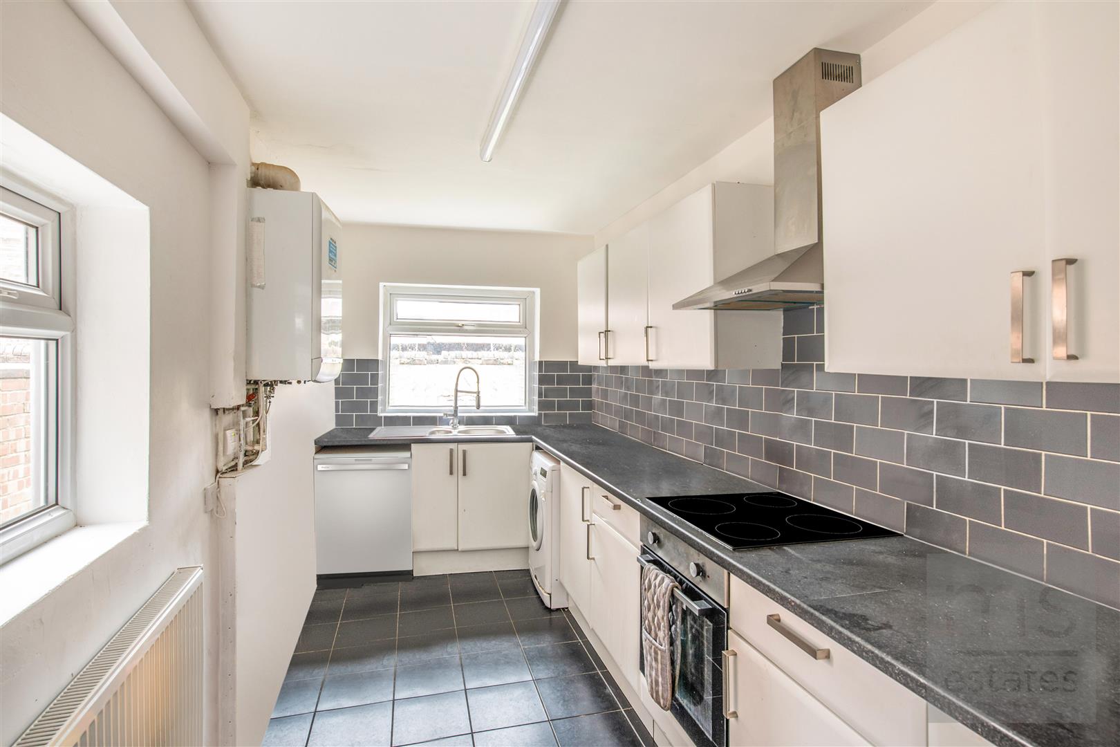 Grove Road, Nottingham, NG7 1HE