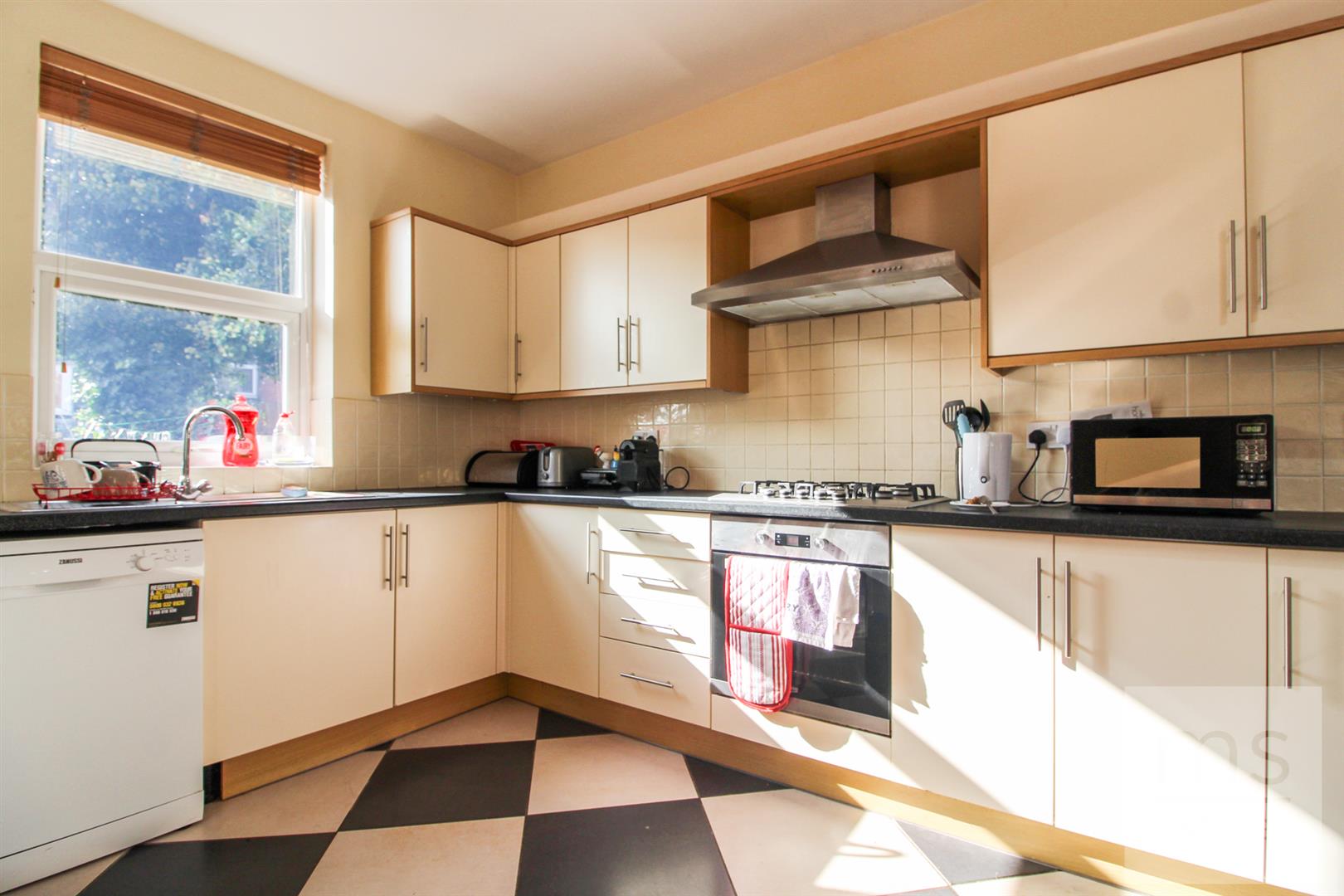 Harrington Drive, Nottingham, NG7 1JH