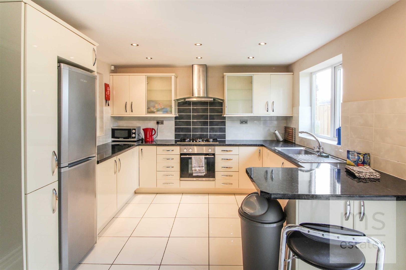 Heron Drive, Nottingham, NG7 2DG
