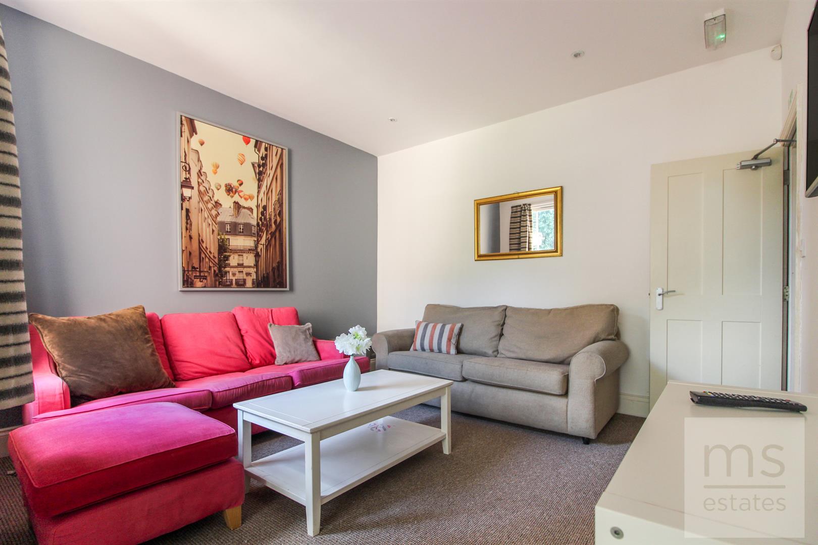 Midland Avenue, Nottingham, NG7 2FD